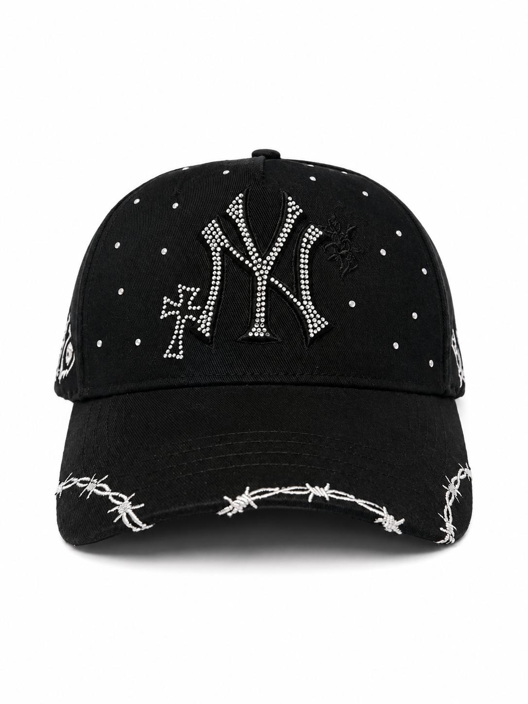 Gorra NY x PATRON Ajustable Negra con Detalles Blancos y Perlas
